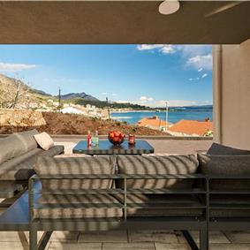 6 bedroom villa with heated pool near Omis, sleeps 12